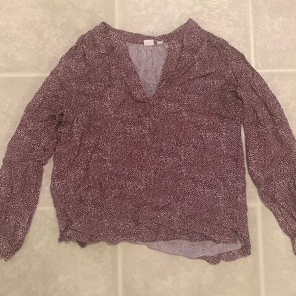 Gap women’s blouse in burgundy, size medium. - Picture 1 of 3